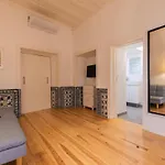 The Nest Of Carriao Street